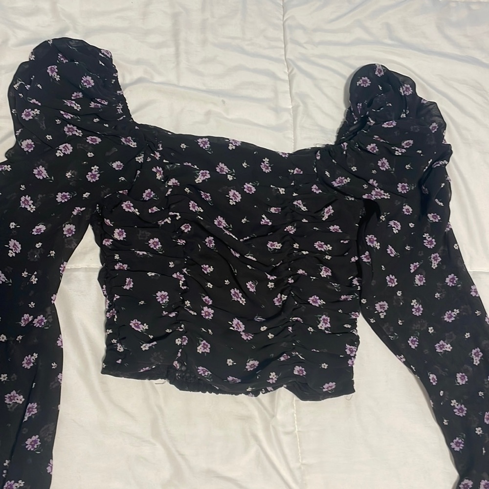 H&M Black floral puff sleave top